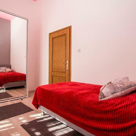 Emanuel Apartman Pula Buitenkant foto