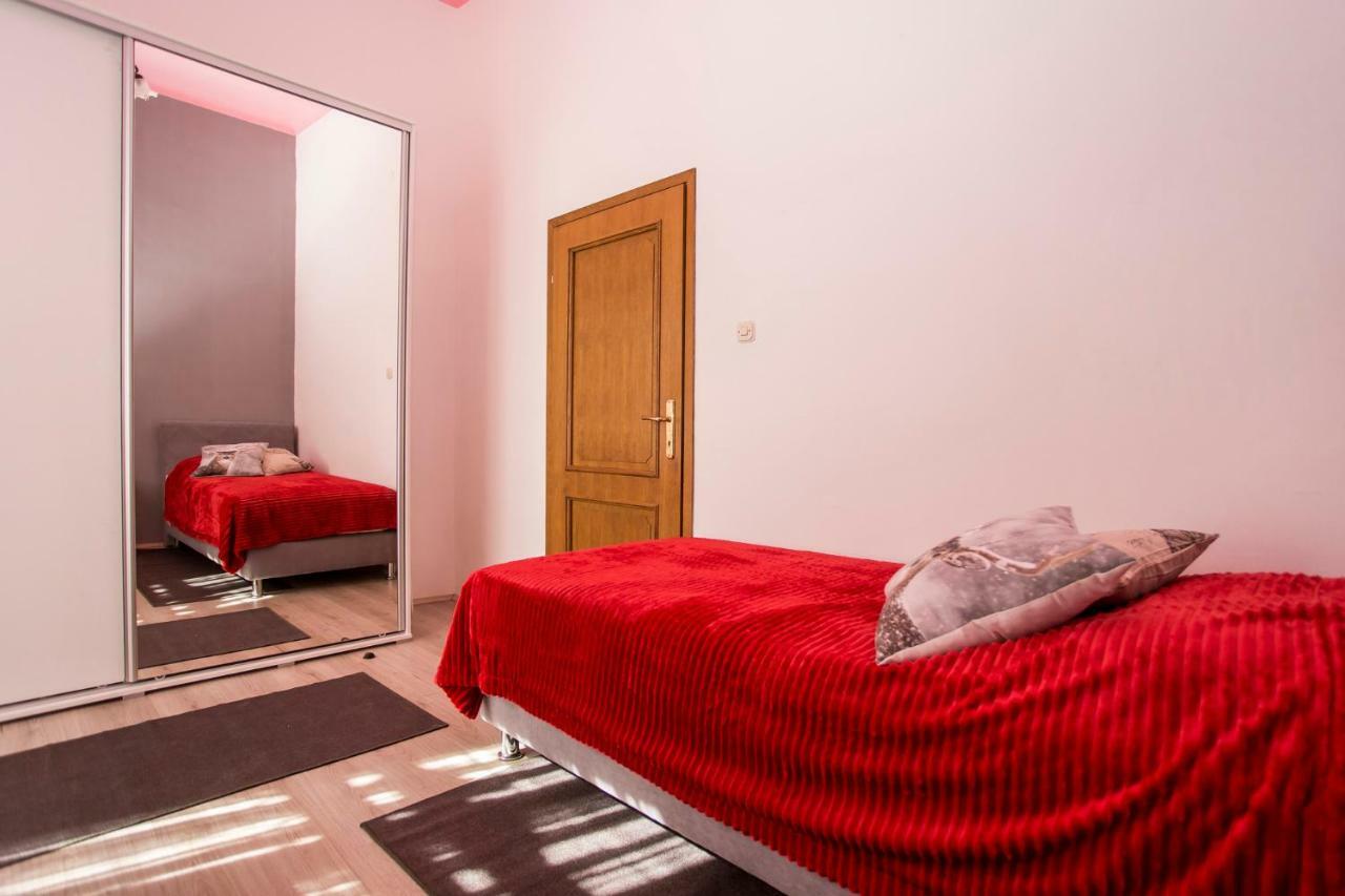 Emanuel Apartman Pula Buitenkant foto