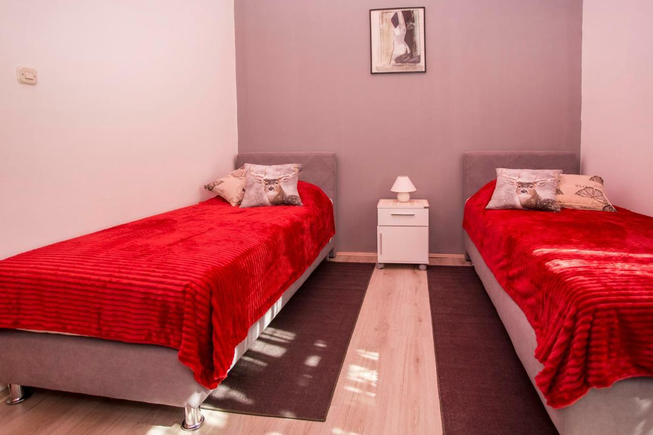 Emanuel Apartman Pula Buitenkant foto