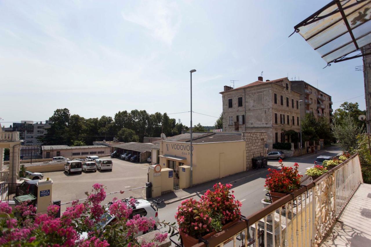 Emanuel Apartman Pula Buitenkant foto