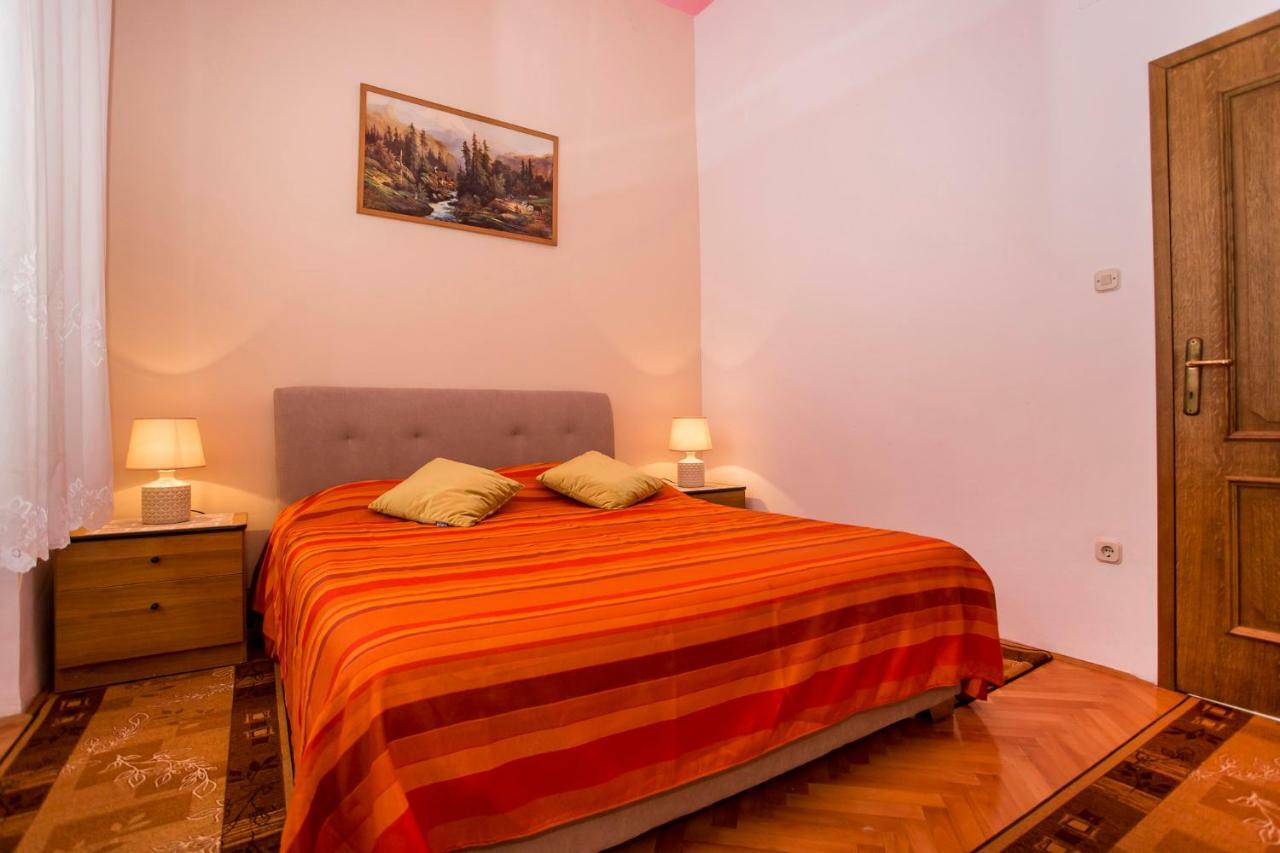 Emanuel Apartman Pula Buitenkant foto