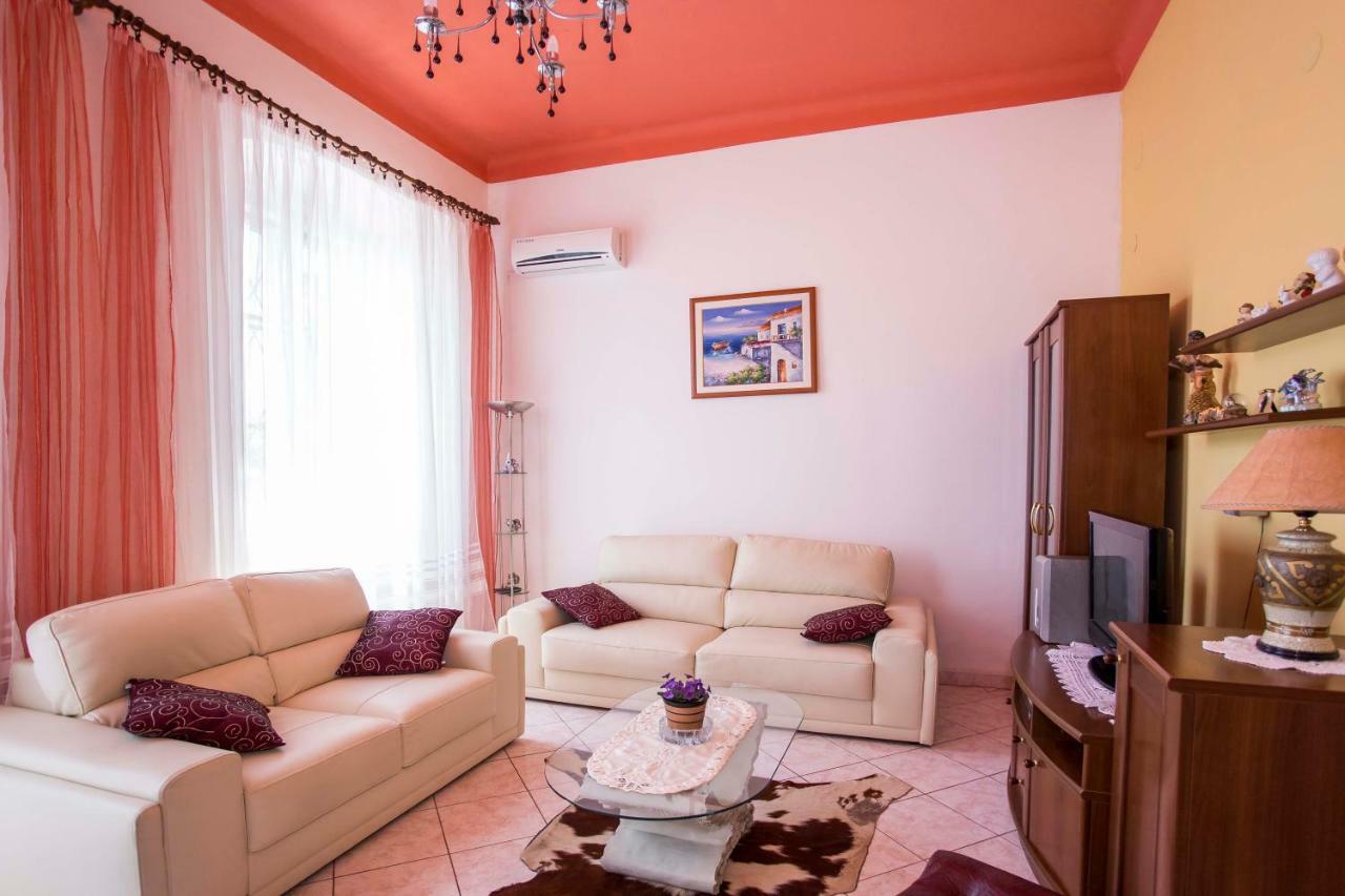 Emanuel Apartman Pula Buitenkant foto
