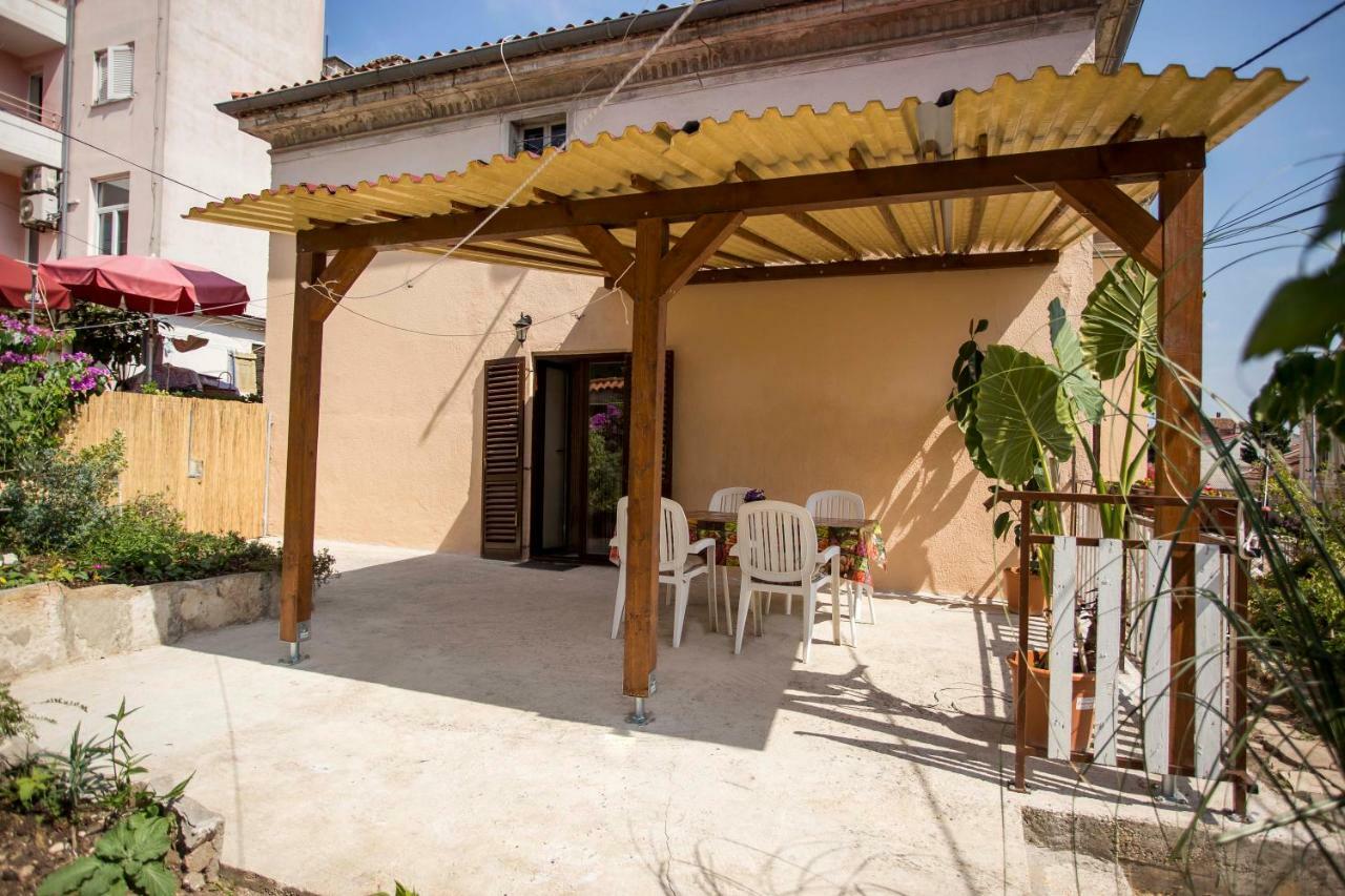 Emanuel Apartman Pula Buitenkant foto